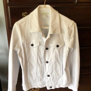 White jean jacket, size petite small.